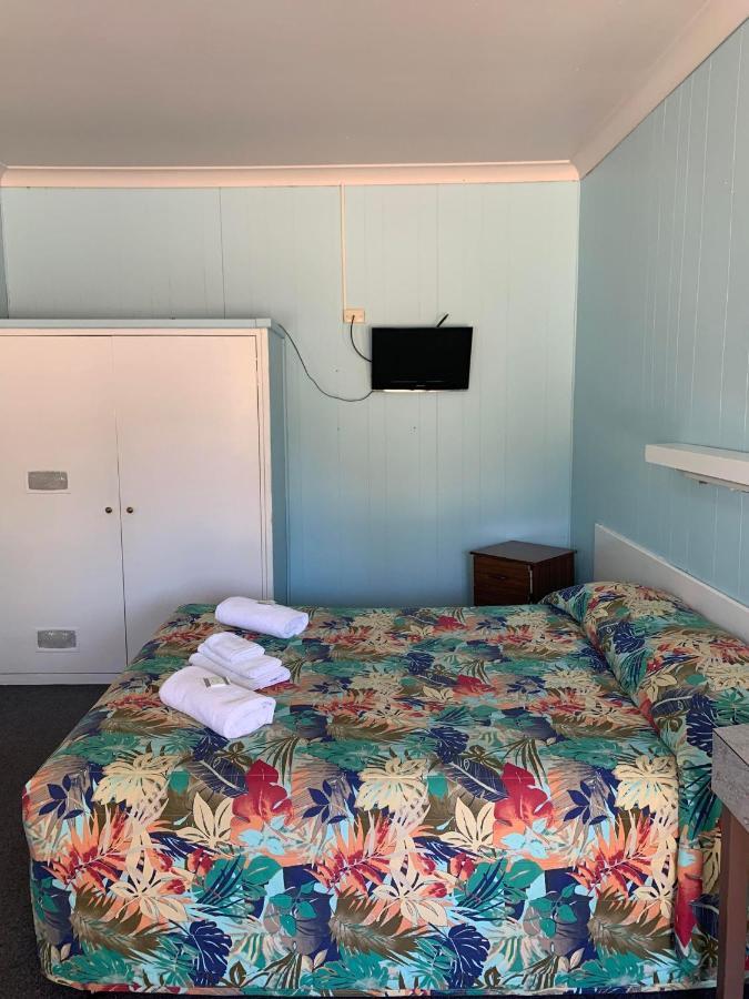 Outback Quarters- Motel Hay Exterior foto